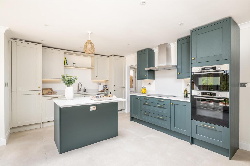 250412 - Halls Close, Braughing - 10.jpg