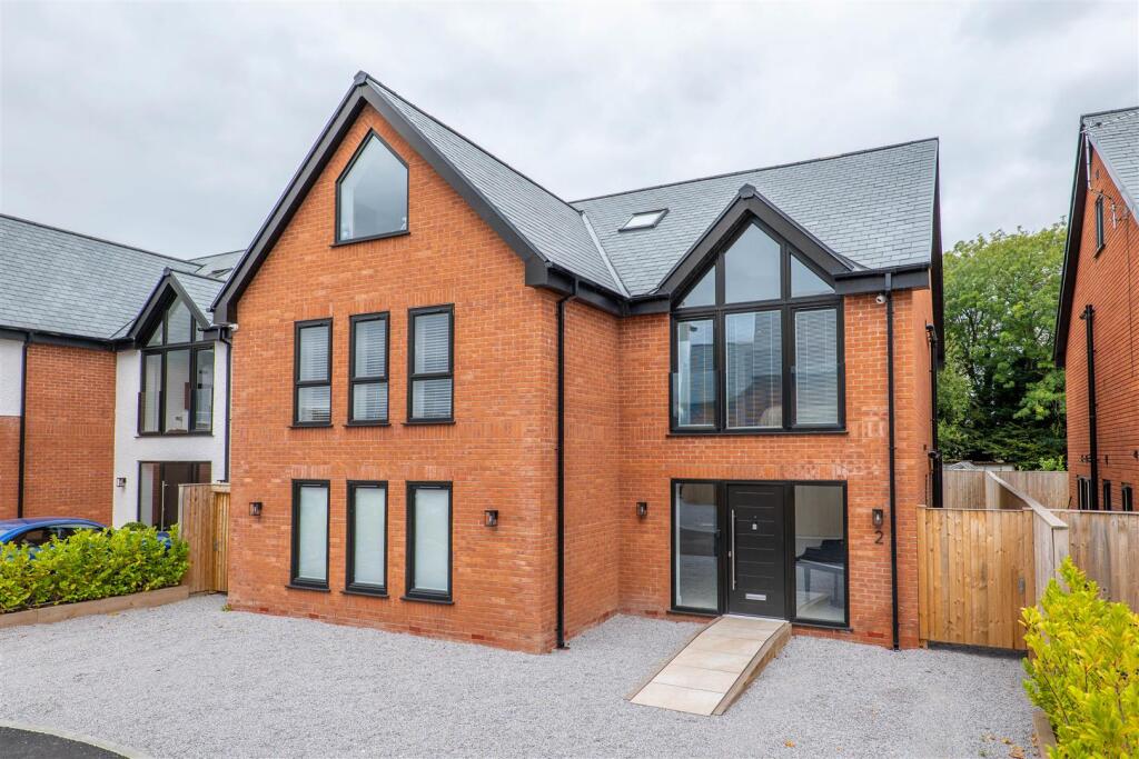 Bannister Brook Gardens, Leyland