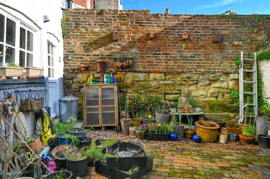 11 Hill Street TN34 (6).jpeg