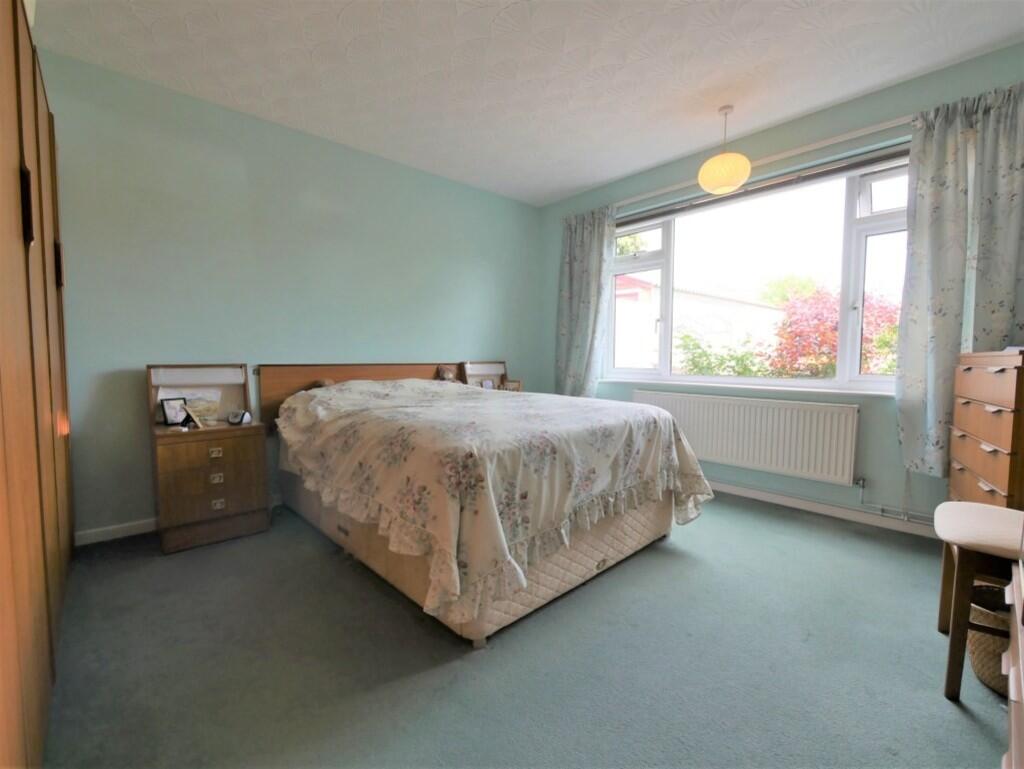 BEDROOM2 1