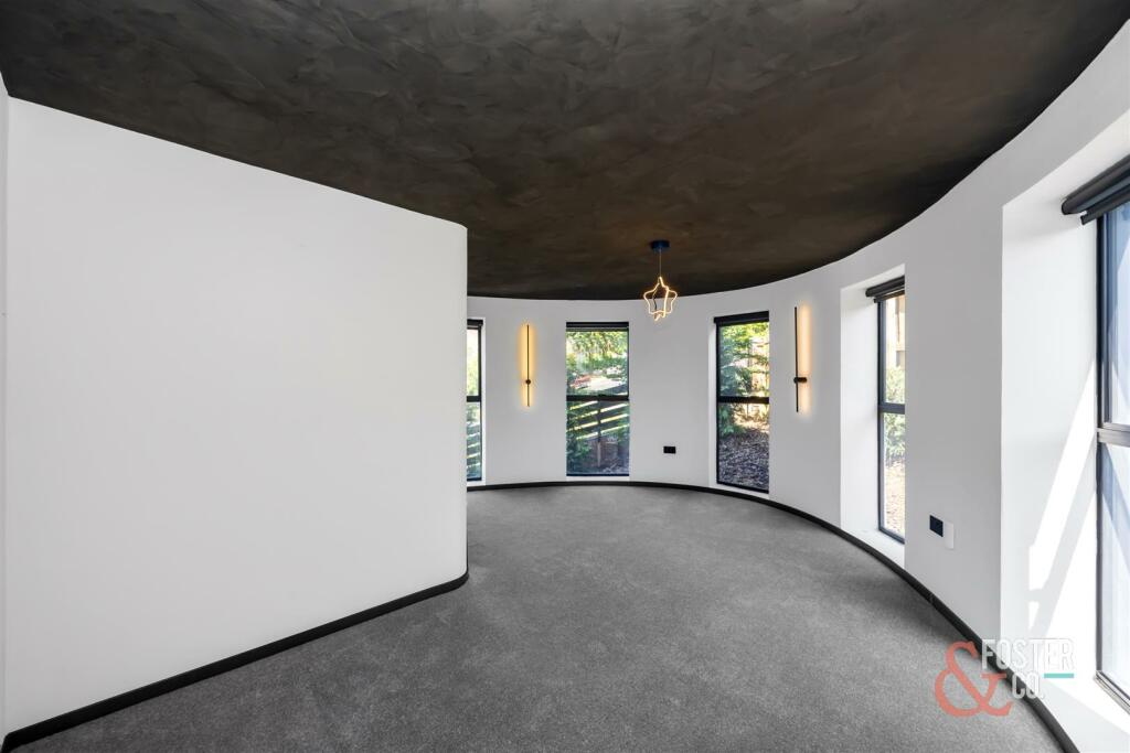 The Oval-010.jpg