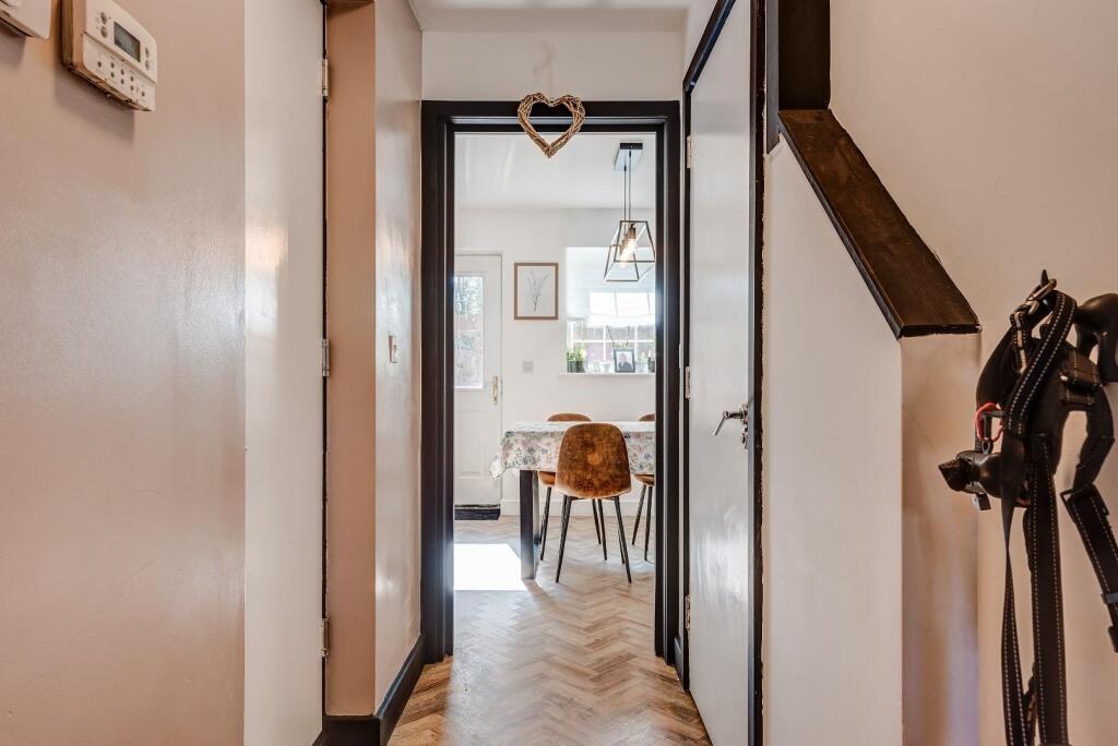 4GreatStubbing(Interior)(3of27).jpg