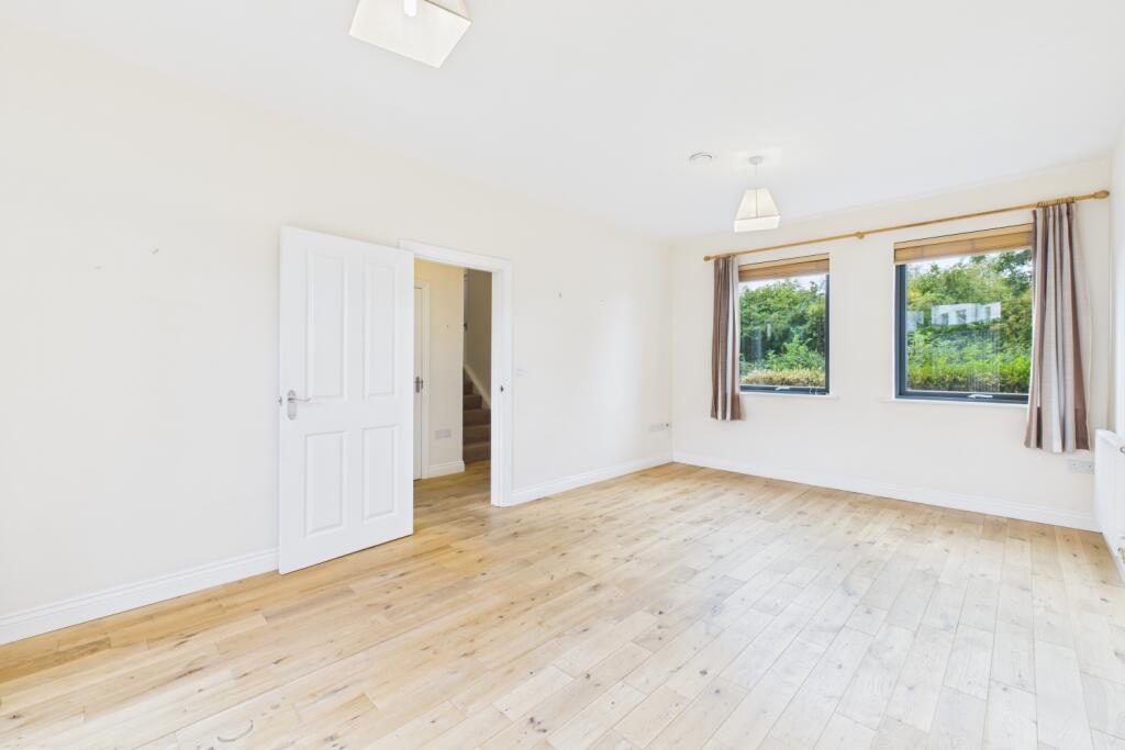 CAM03162G0-PR0331-STILL007