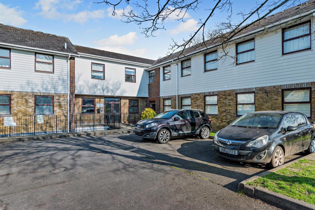 8641376-exterior02-800.jpg