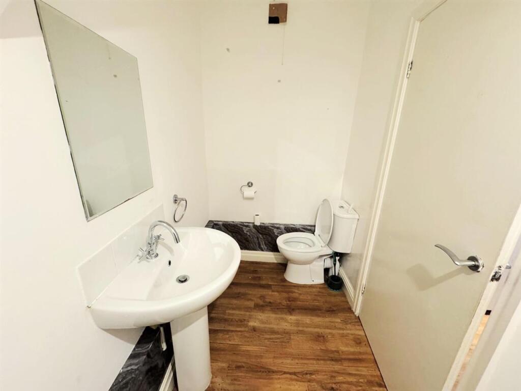 Cloaks/ Utility Room