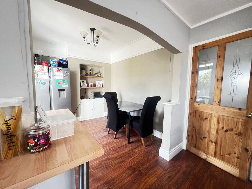 KITCHEN/ DINER