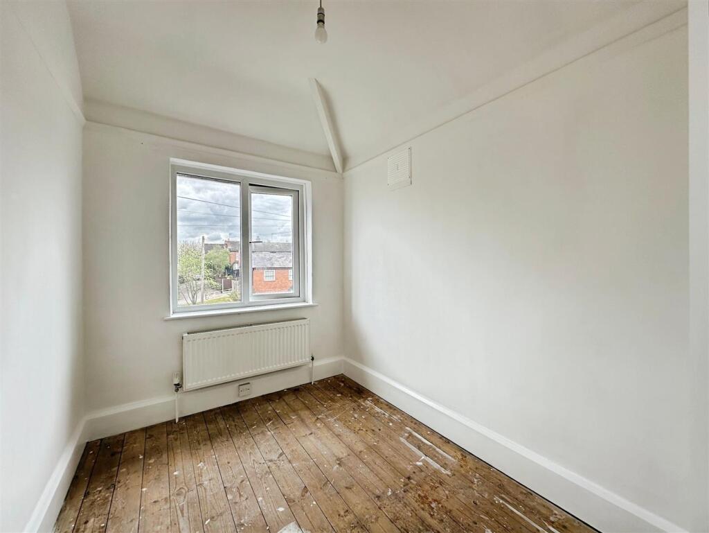 864c681c--4592-97F4-62E23994E362-20011-00000975739