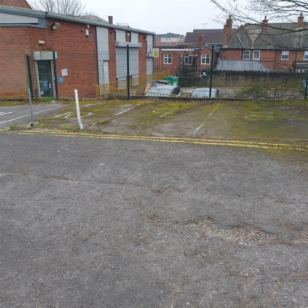 ADDITIONAL OUTSIDE PHOTOS