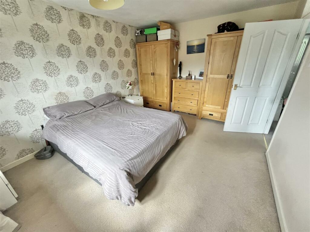Bedroom 1 Aspect 3.jpg