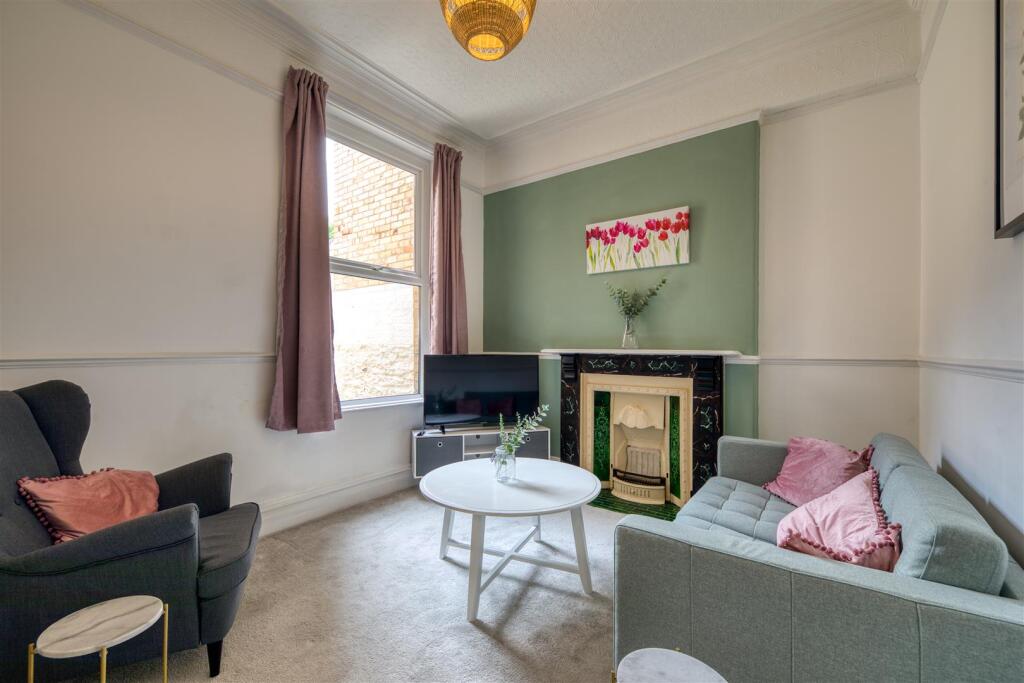 Additional reception room