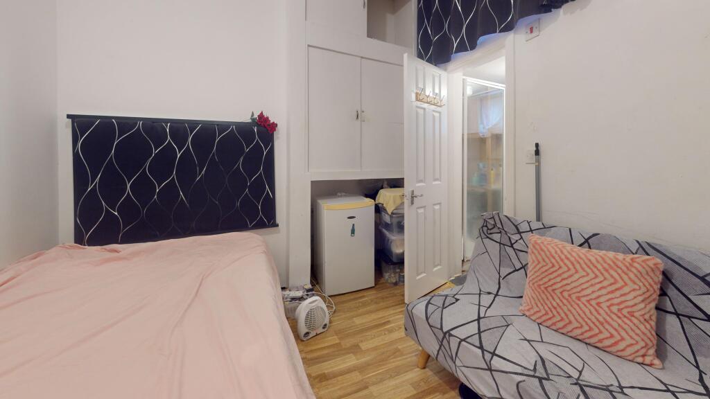 8 Brampton Park Road, Hornsey, London, N22 6BG
