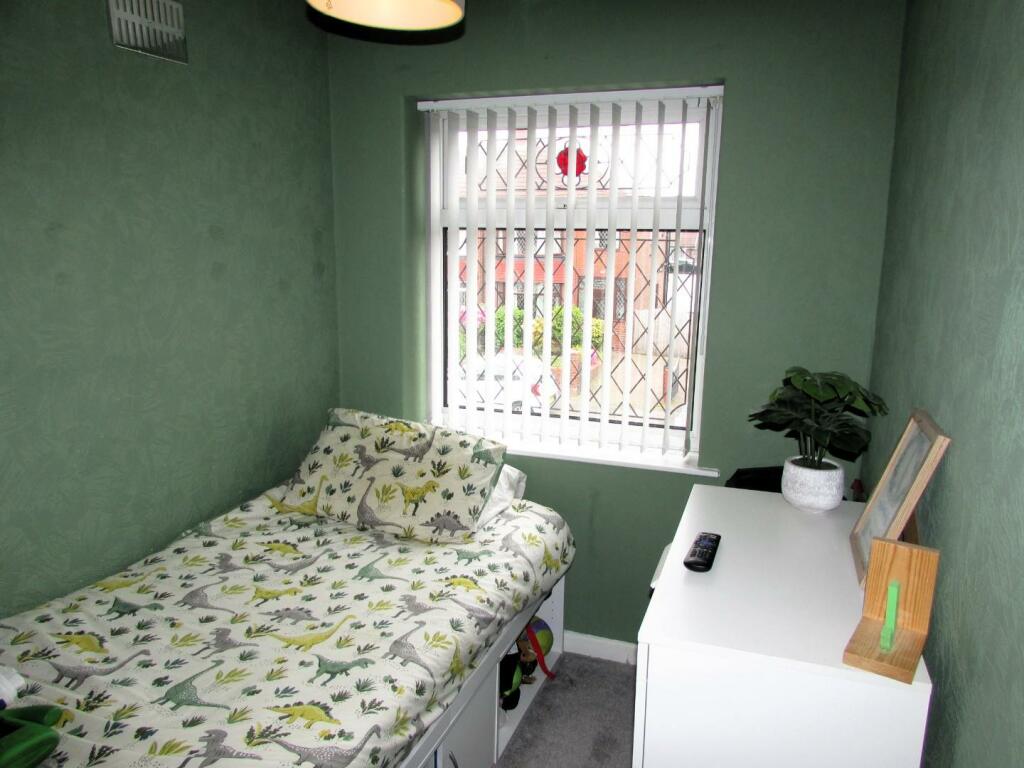 CliftonSt42bed3.JPG