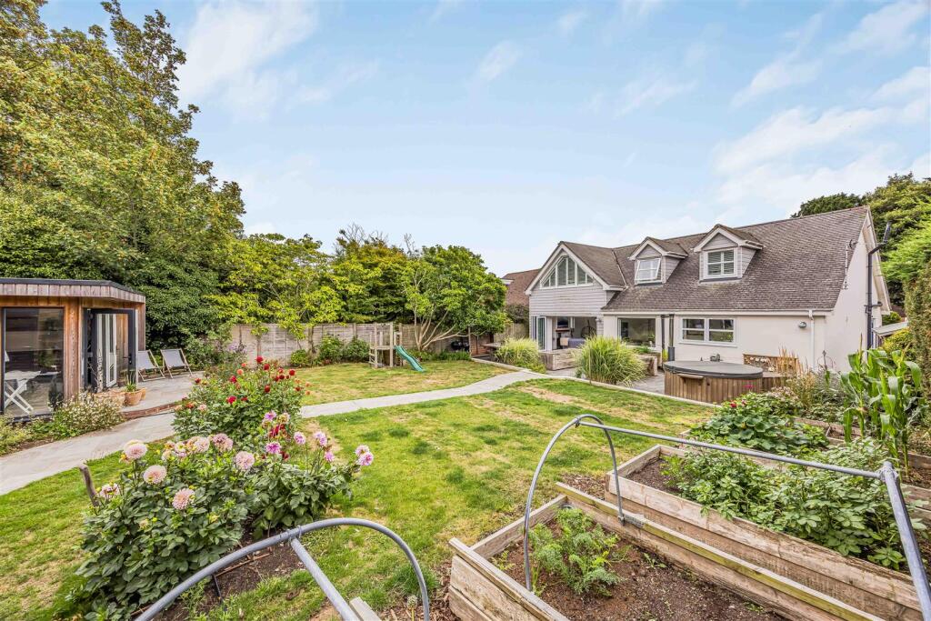 7 Hollow Lane, Hayling Island-Small-PorticoMarketi