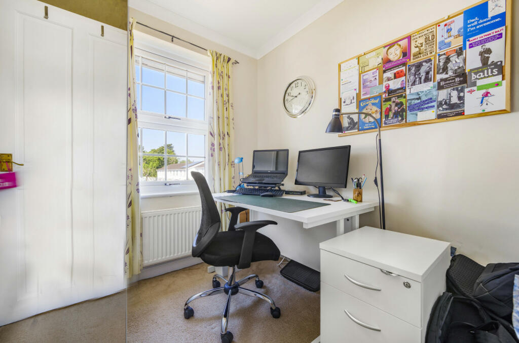 Bedroom/Office