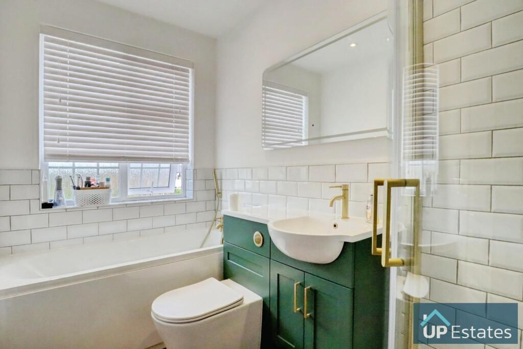 SHOWER/BATHROOM