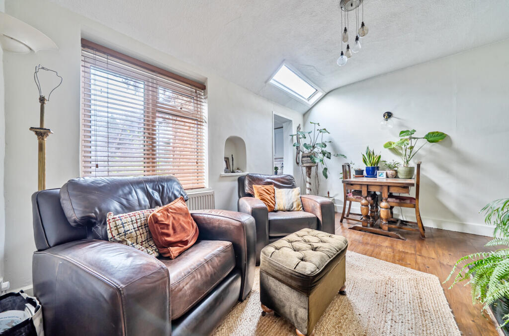 1389199-11-694179...