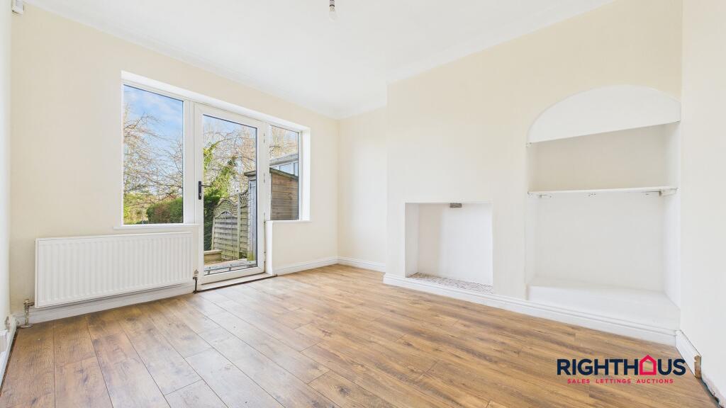 Sitting/Dining Room