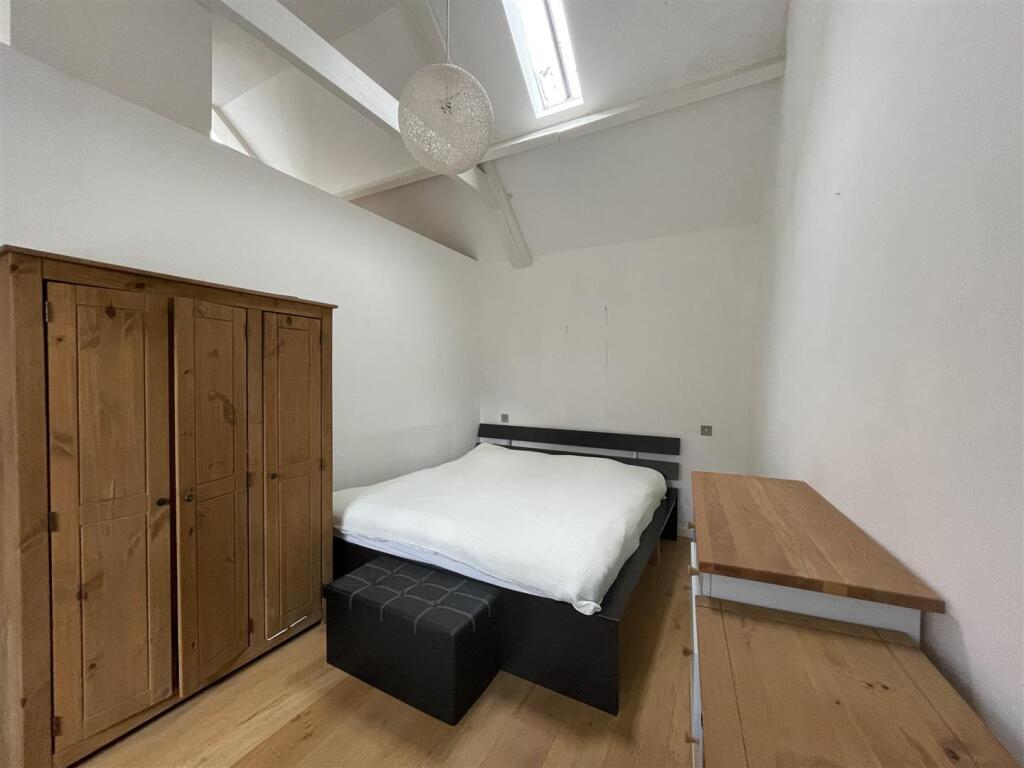 Bedroom.JPG