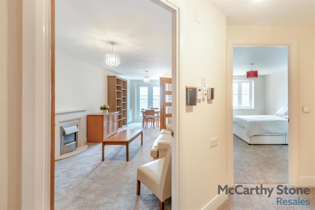8656971-interior09.jpg