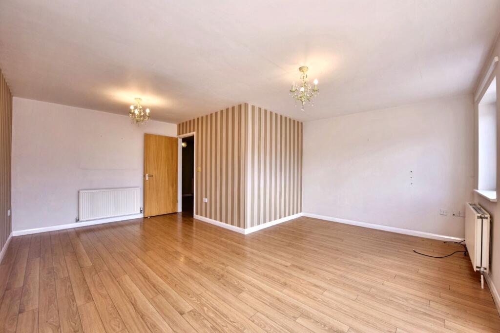 5 Dobsons Close, Rayleigh, Essex, SS6 7NZ