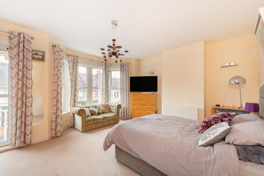 2W4RKE - Bedroom I.jpg