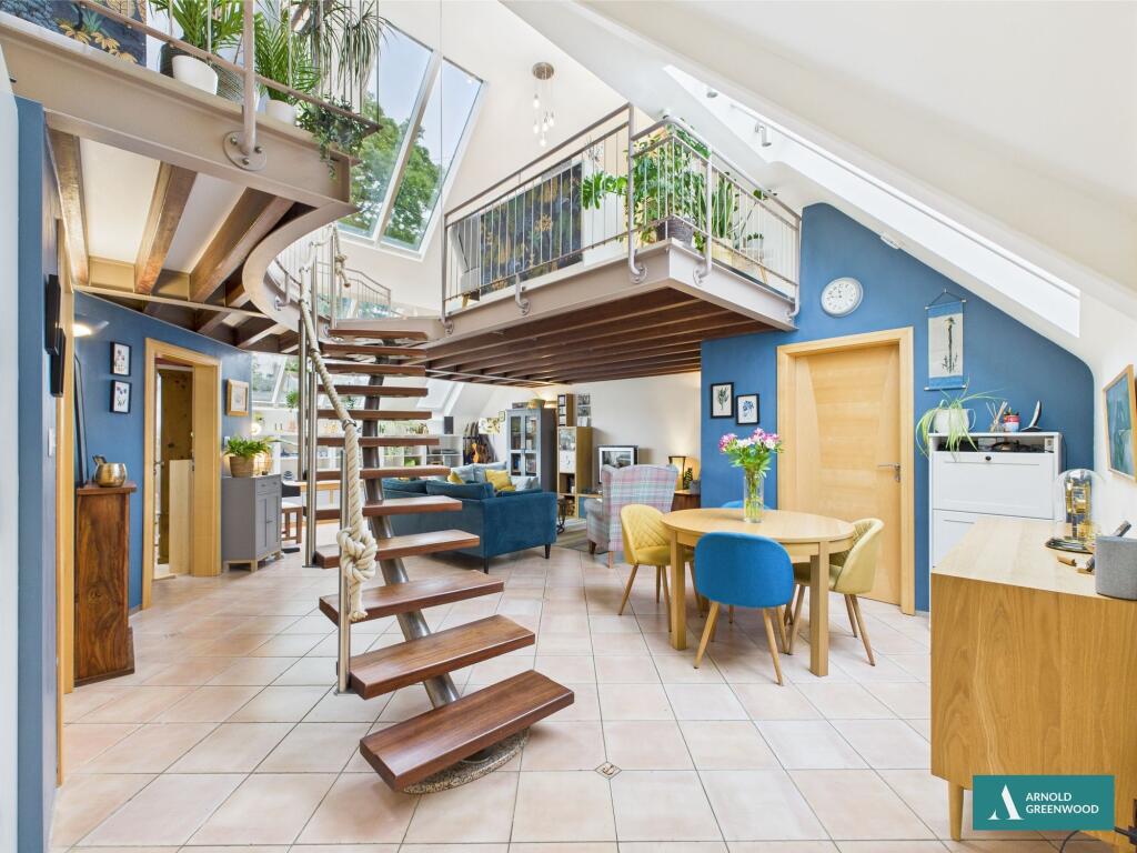 Lounge/dining room/kitchen