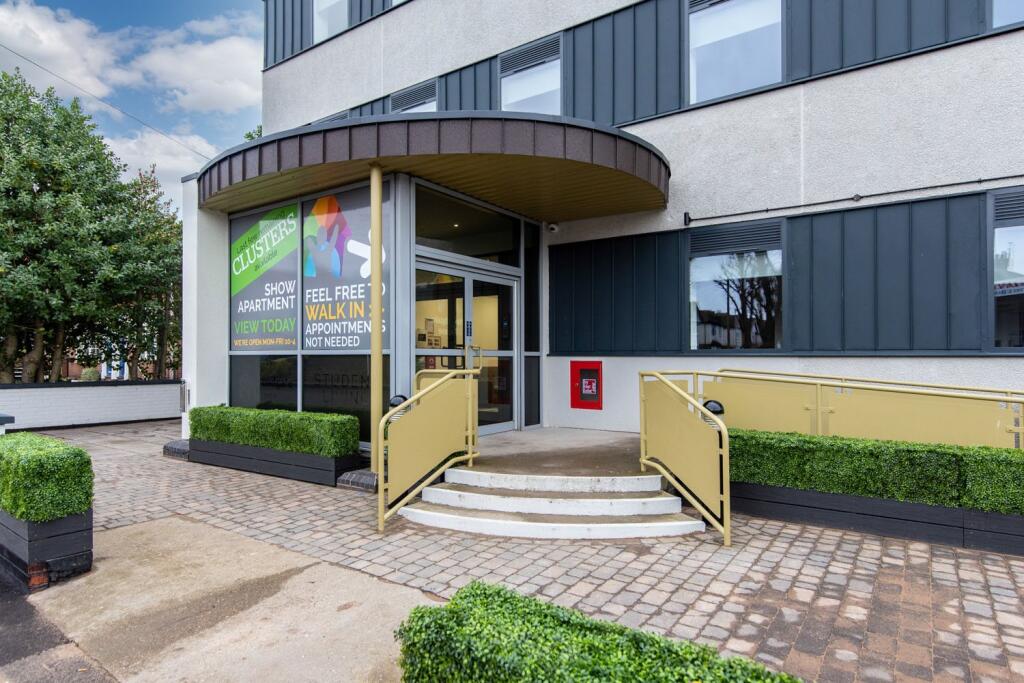 Student Digs - Broad