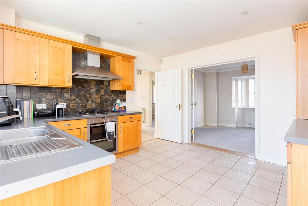 3 Dollimere Close-10.jpg