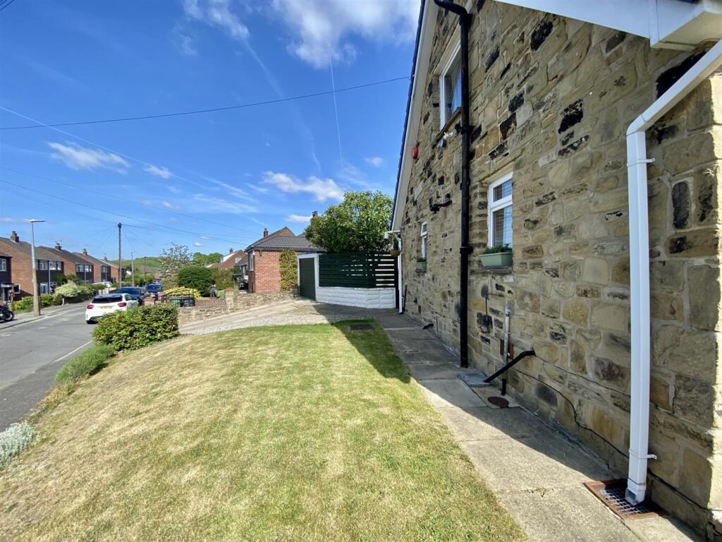 Bramleys Estate Agents - Manor Park - Mirfield (1)