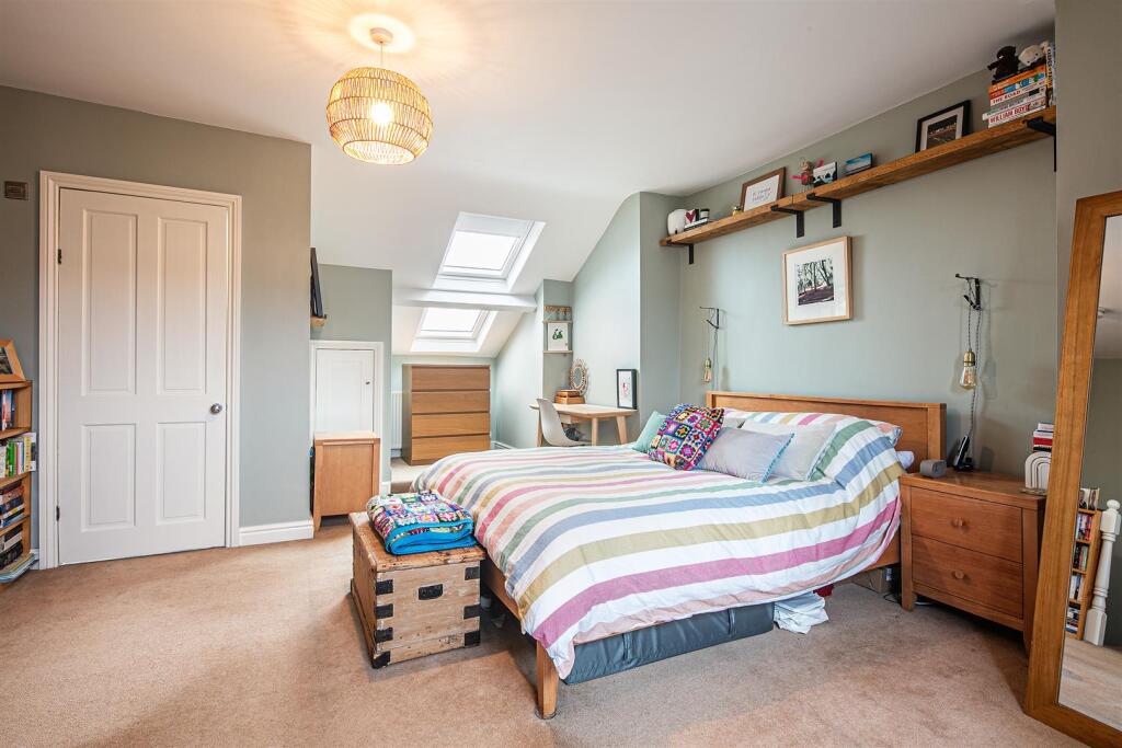 Principal bedroom