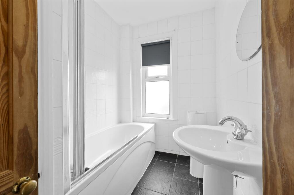 16 Gore Road,8.jpg