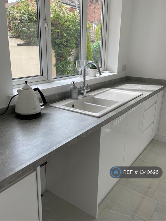 New Wren Kitchen Units  Private View To Courtyard 