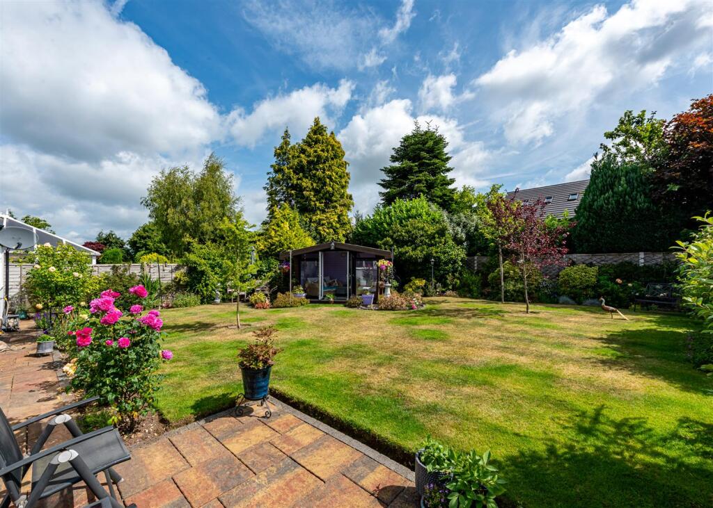 40 Cranmere Avenue-garden3.jpg