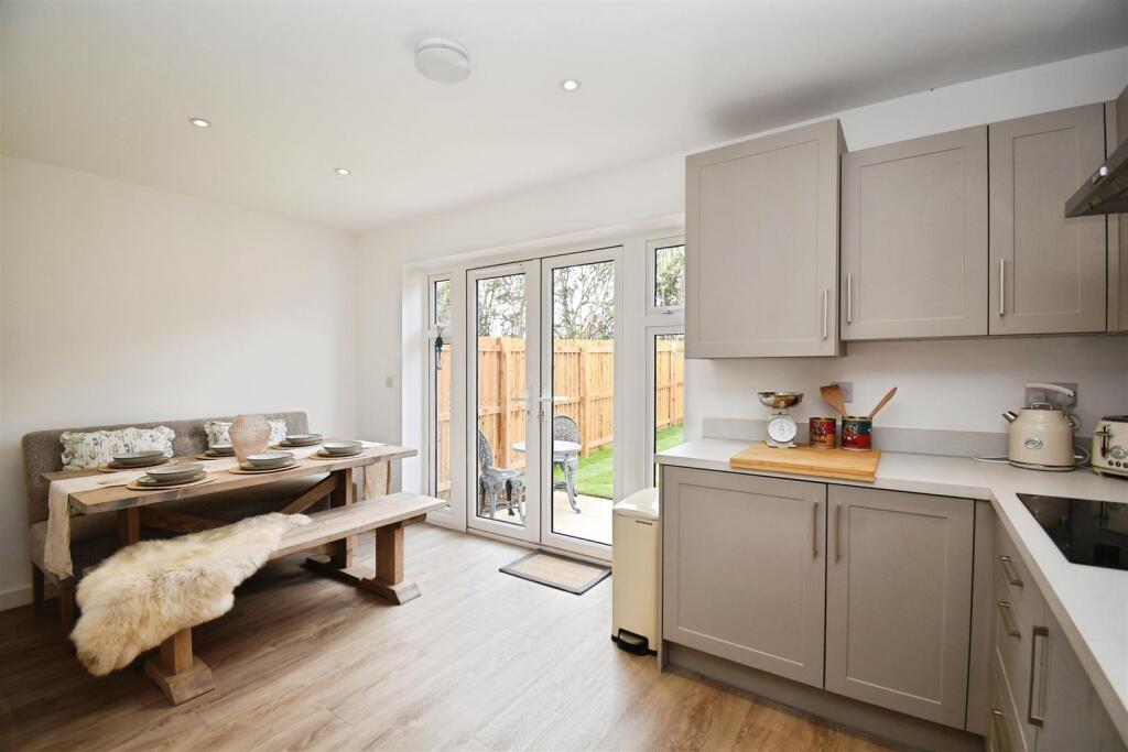Kitchen / dining room