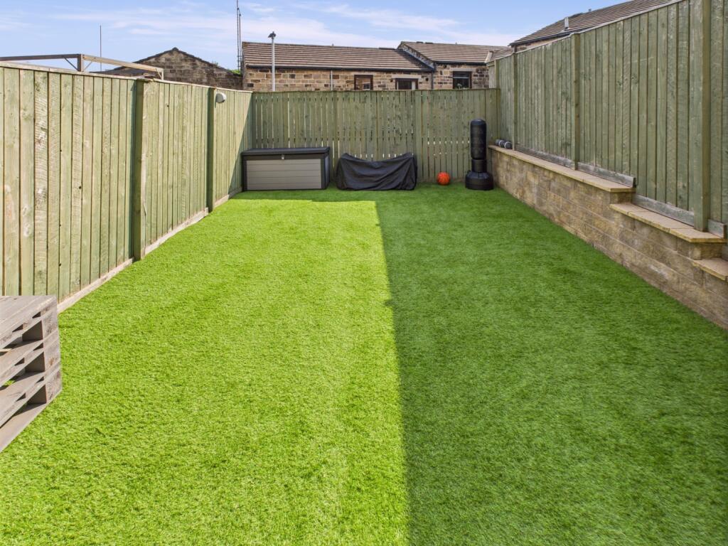 CAM04233G0-PR0022-STILL018