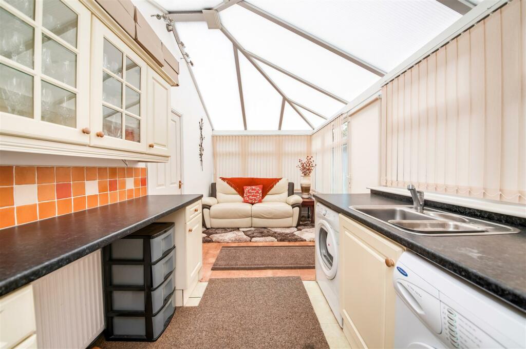 UTILITY/GARDEN ROOM