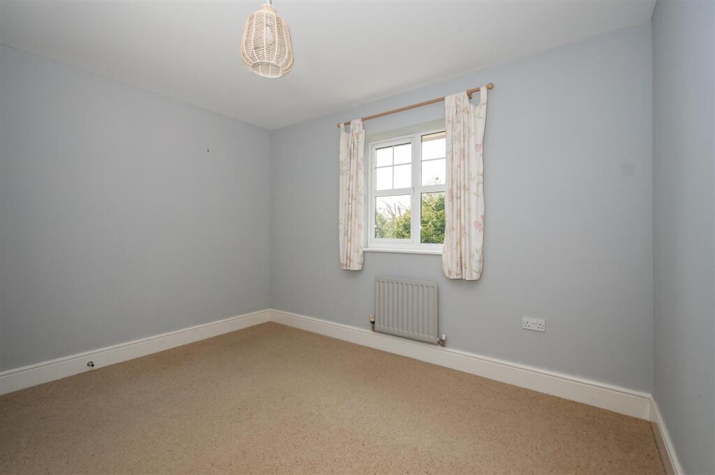8 Chapel Close16.jpg