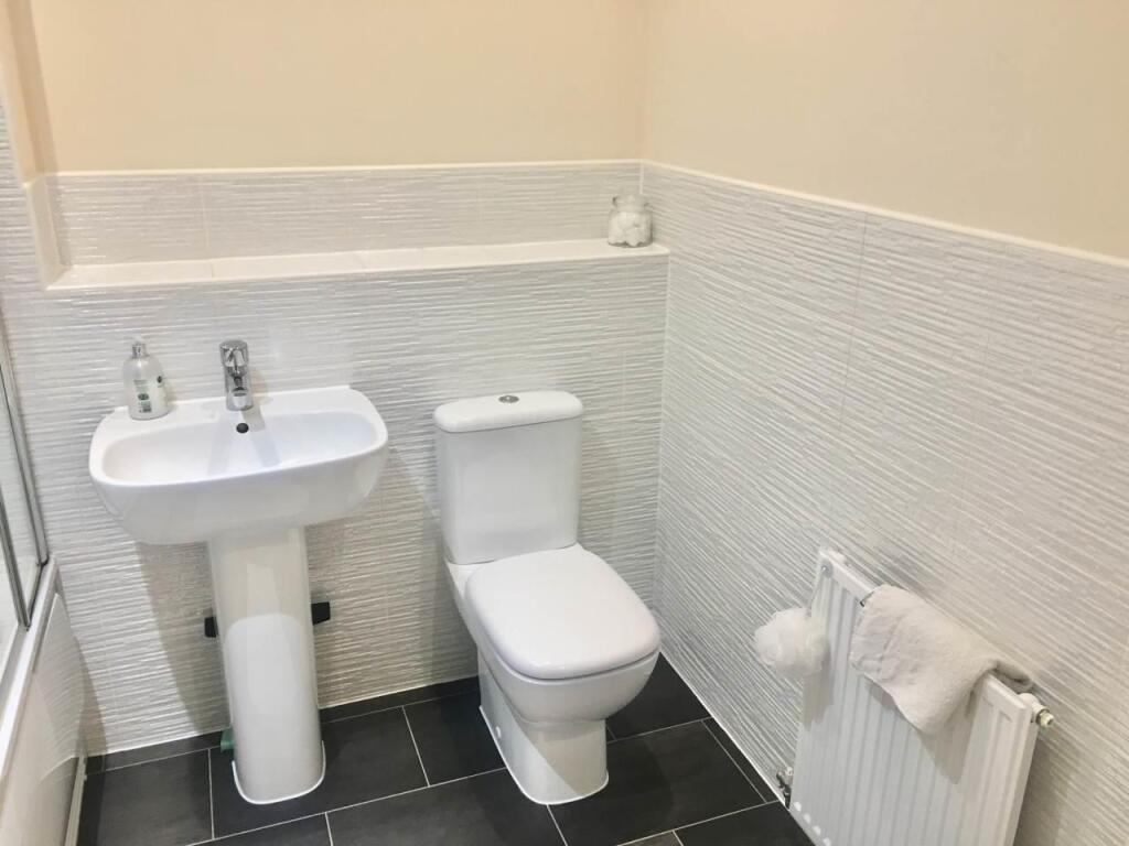 Bathroom.JPG