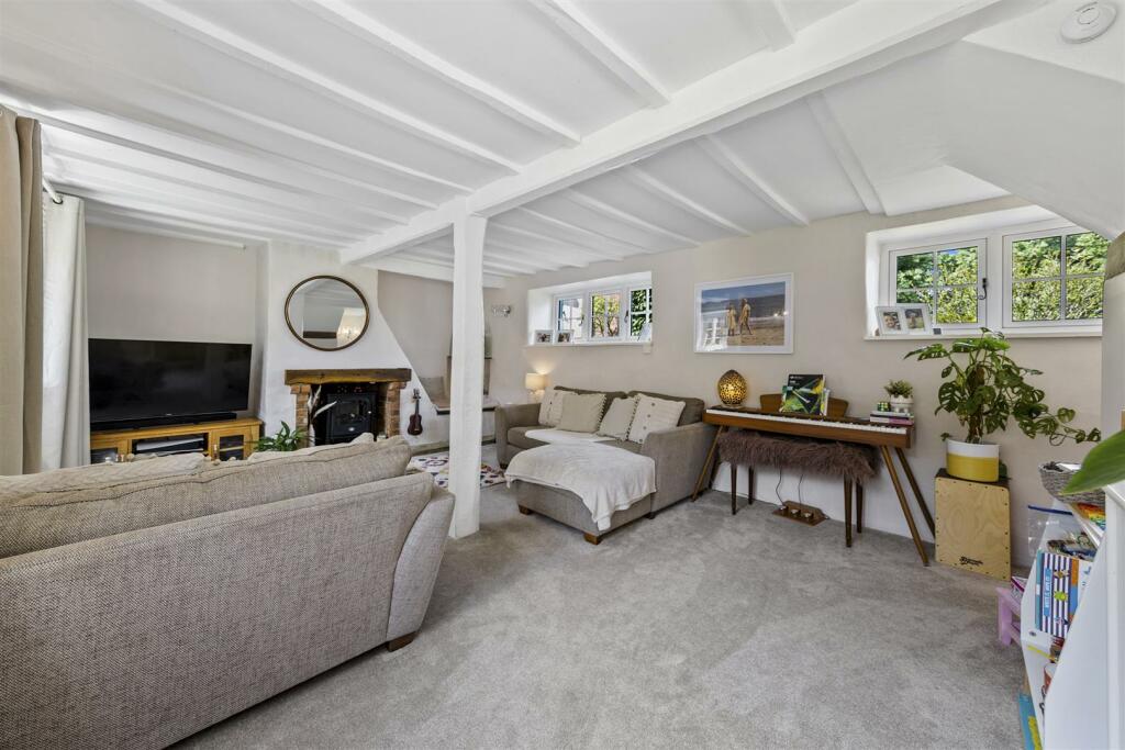 BumbleCottageWeb16.jpg