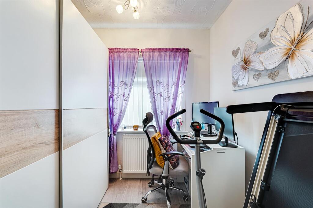 65 Hathersage Road bedroom 3.jpg