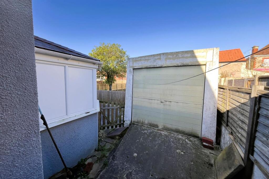 17 Pembroke Avenue, Shirehampton, Bristol BS11 9SJ
