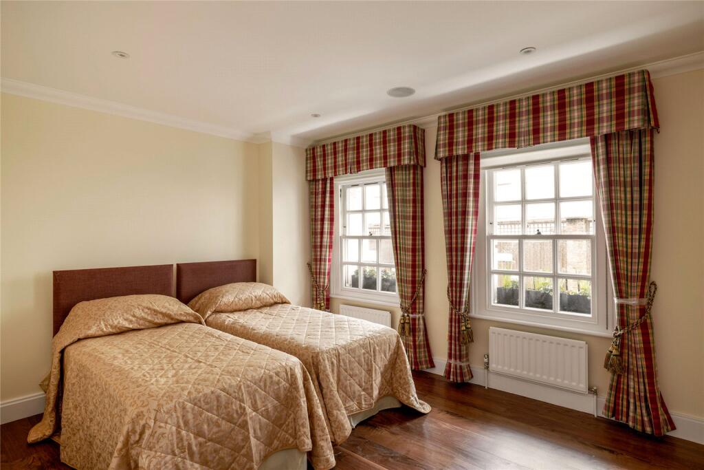 Twin Bedroom