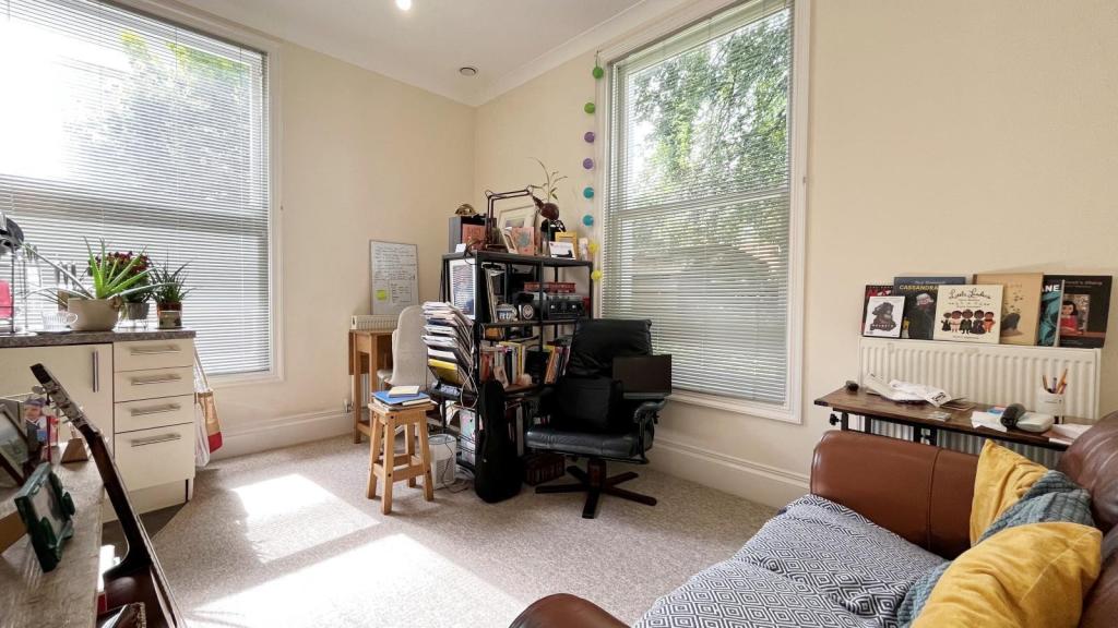 Living Room/Kitchen