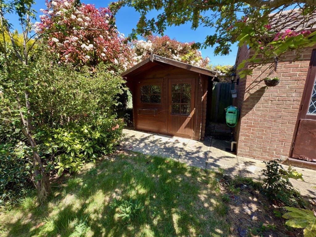 SUMMERHOUSE.jpg