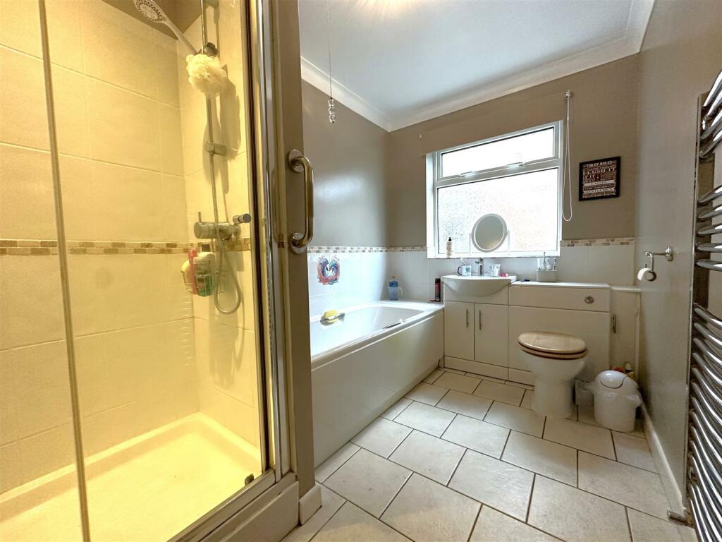 Four-Piece Bathroom 012