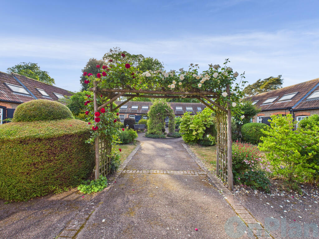 CAM04024G0-PR0027-STILL001