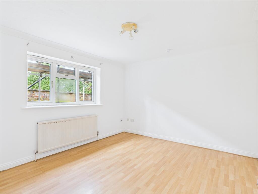 7 bedford livingroom.jpg