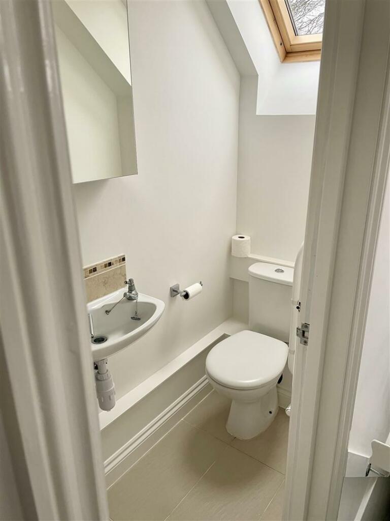 SHOWER ROOM.jpg