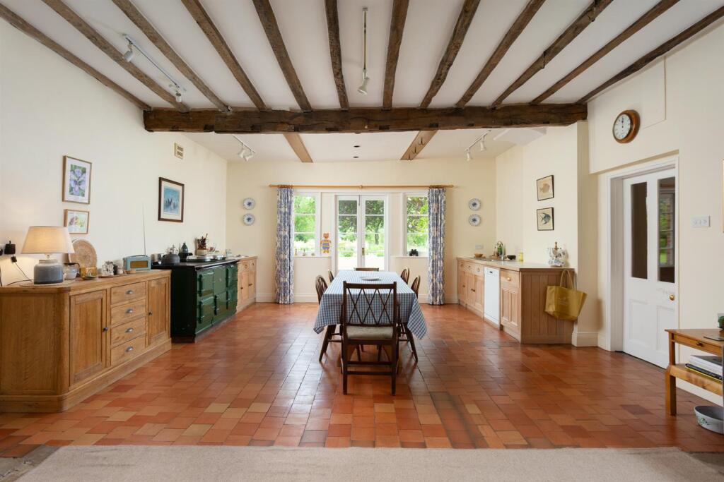 Kitchen/Breakfast Room