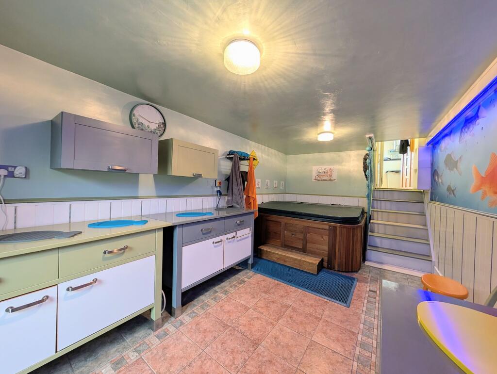 Utility Room/Hot Tub